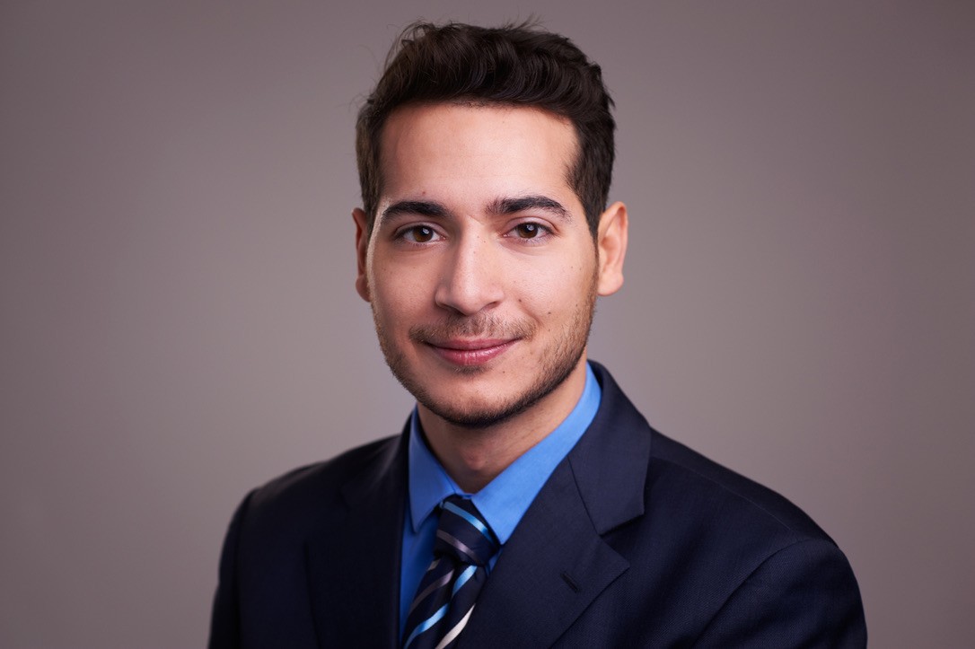 Porträt von Hakan Olgun, Gründer von Olgun Consulting